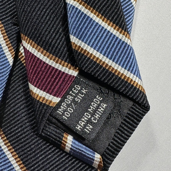 Men’s Jos. A. Bank Necktie 💯 Silk​ - Picture 5 of 5